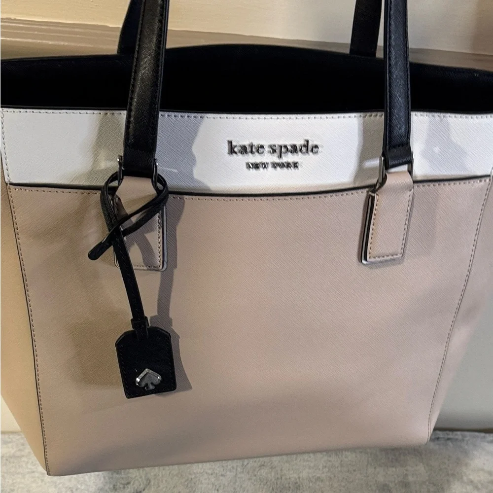 Kate Spade Cameron Street Havana Tote - Fits 13” Laptop - Excellent Condition - Picture 4 of 14